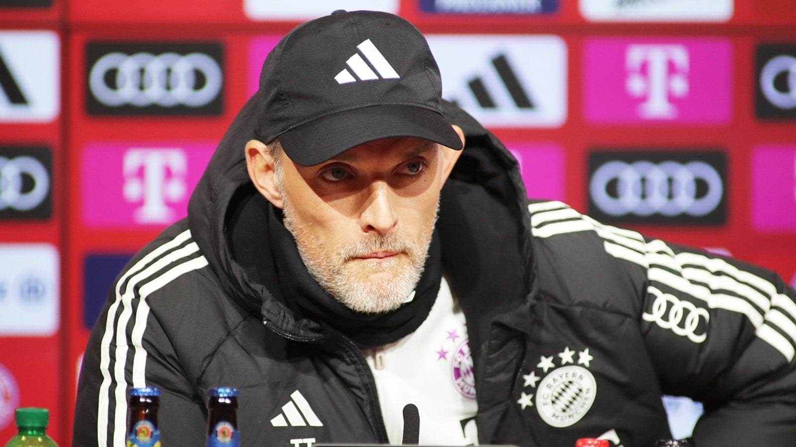 Tuchel über Dreesens Aussage man spiele 'langweiligen Fußball': "Das macht nichts mit mir, weil er recht hat. Wir haben Luft nach oben. Es ist unsere Aufgabe, meine Verantwortung, darauf zu reagieren."