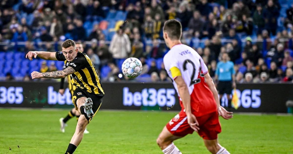 Vitesse - FC Utrecht plays out exactly as you would think. [0-0]