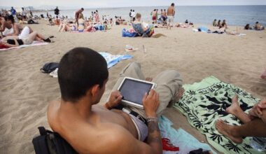 Cinco años de desconexión digital: la justicia dice que no es derecho fundamental y se exige abuso del empresario