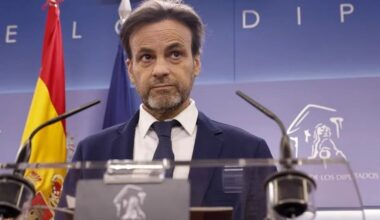 Jaume Asens rompe el carné de Podemos por ser un partido "más cerrado y sectario"