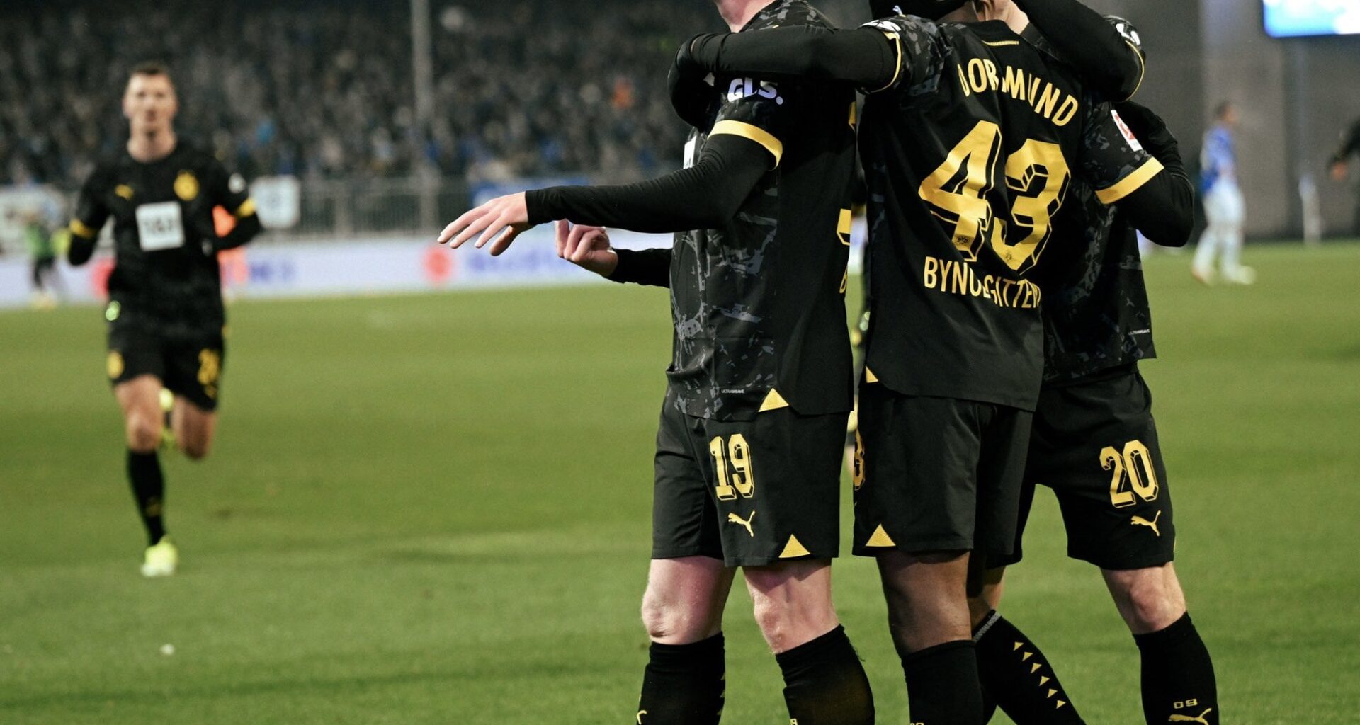[Bundesliga | 17. Spieltag] Gelungener Einstand für das neue Trainer-Triumvirat: BVB siegt zum Jahresauftakt in Darmstadt