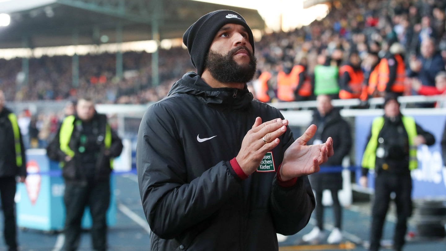 Terrence Boyd vor Vertragsauflösung beim FCK: Durch die Genesung von Ragnar Ache und der Leihe von Filip Stojilkovic sieht er wenig Chancen auf ausreichende Einsatzzeiten - Mehrere Klubs haben bereits Interesse an dem Stürmer geäußert