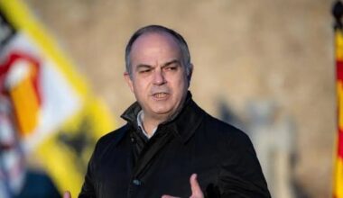 Junts explica que iba a votar 'no' pero que el PSOE «fue cediendo y cediendo» y por eso se abstuvieron
