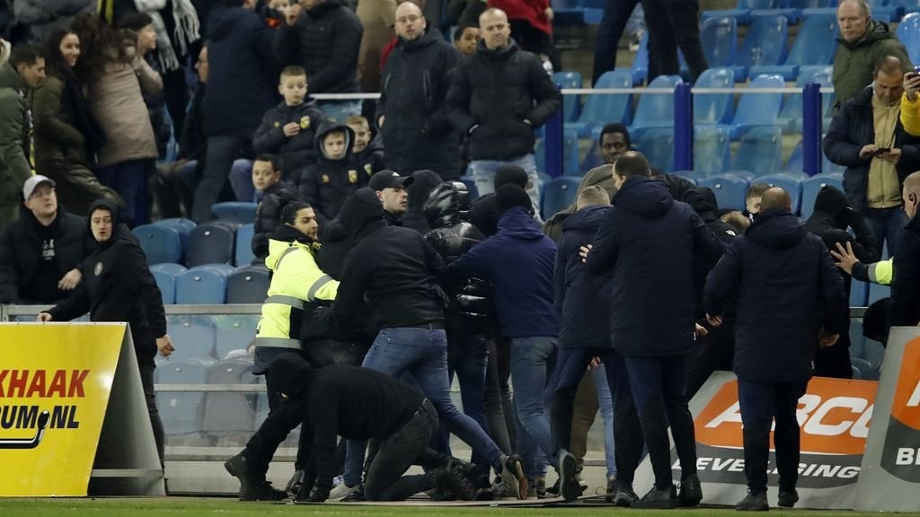 5-year stadium ban looms for Vitesse field entrants