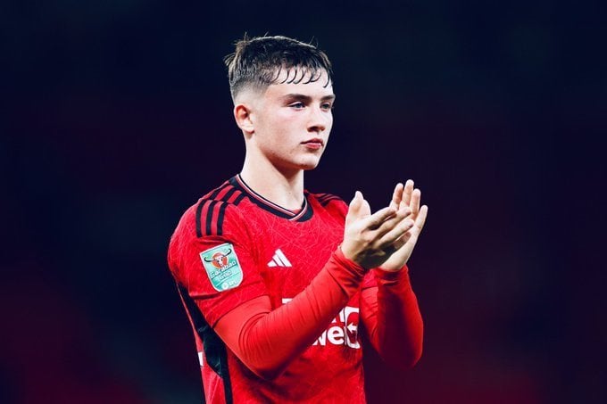 (@FabrizioRomano) Port Vale closing to sign Dan Gore on loan