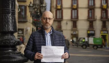 Barcelona despide a un músico sevillano por no saber catalán tras 27 años tocando el clarinete en la banda municipal: "Es una dictadura lingüística"