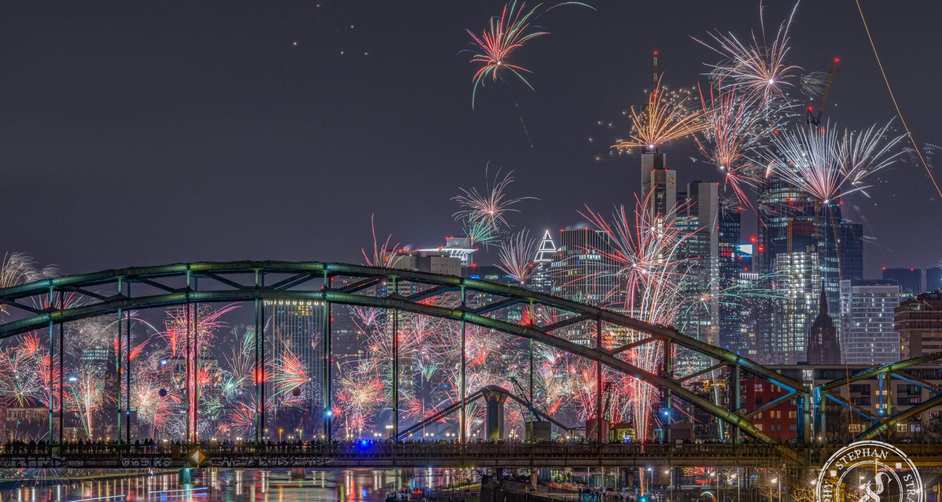 Skyline with fireworks [OC] [2800*1869]