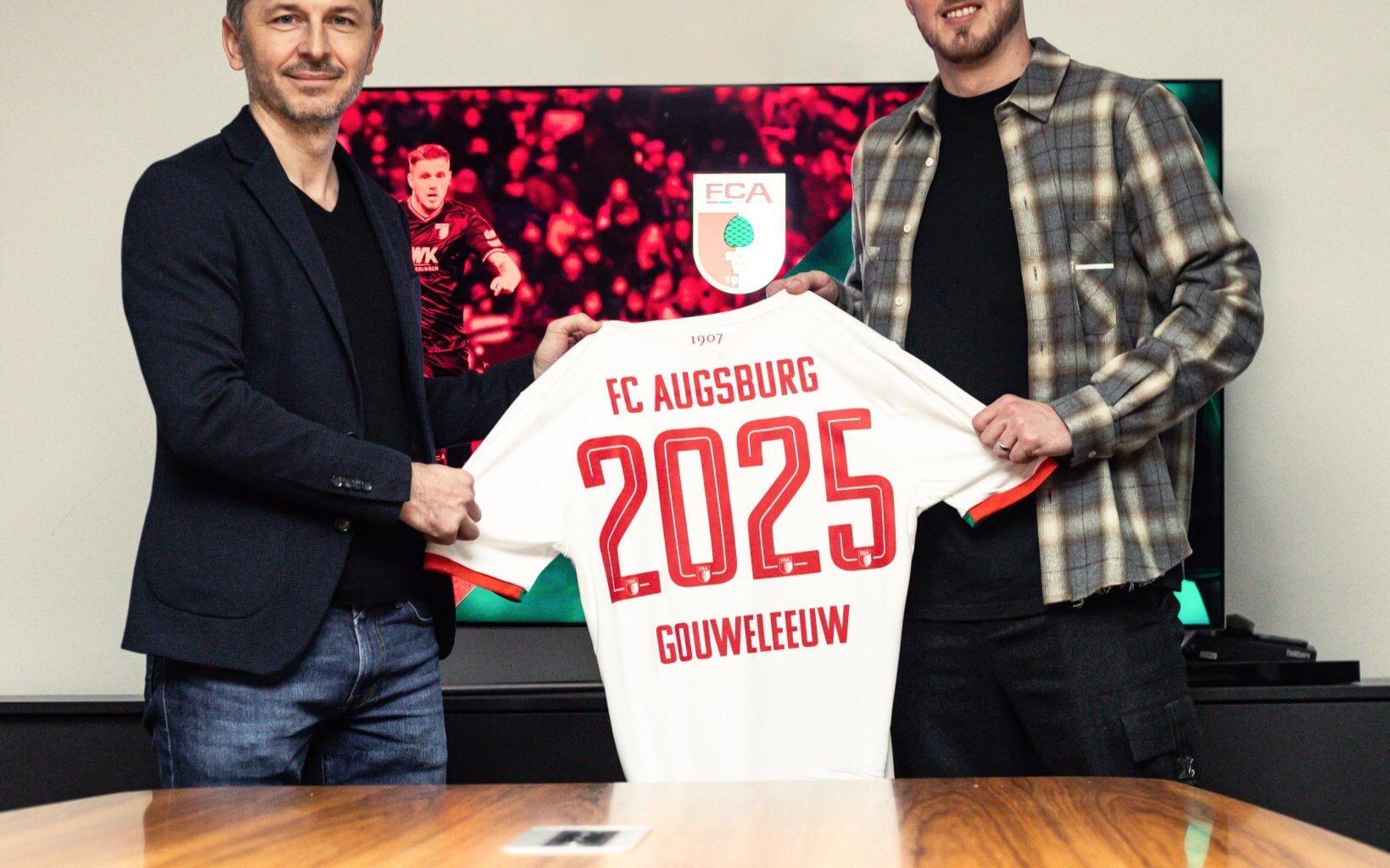 [FC Augsburg] Jeff Gouweleeuw verlängert bis 2025