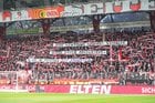 Banner der Union-Fans zu Ehren Kay Bernsteins: "Jede Bewegung braucht Visionäre, jeder Verein Charaktere - Ruhe in Frieden, Kay Bernstein."