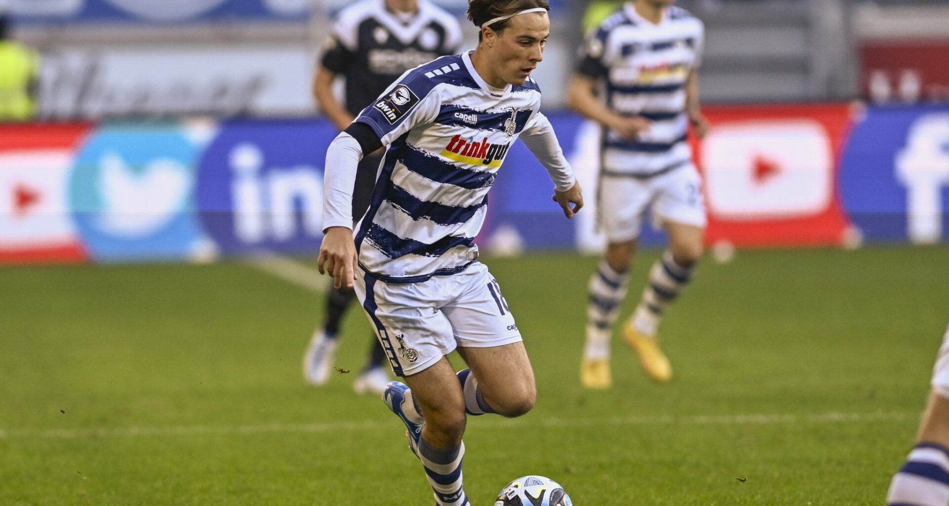 News Caspar Jander: DONE DEAL! Nürnberg holt den 20-jährigen Mittelfeldspieler im Sommer ablösefrei! Mündliche Zusage des Spielers steht schon länger. Vertrag bis 2028! Zeitnahe Verkündung. Nürnberg wird es, weil dem Spieler klar aufgezeigt wurde, wie er sich beim Club unter Fiel entwickeln kann!