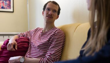 "Les amis du peuple parlent le français de Richelieu et les amis de l’ordre jargonnent comme des Apaches" - à propos du style réactionnaire (Vincent Berthelier).