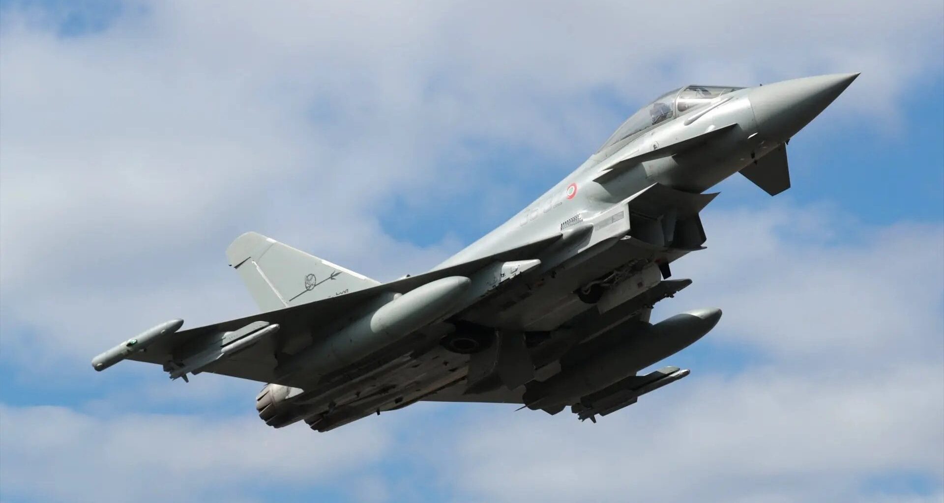 El británico que alertó de una falsa bomba en un avión con destino Menorca reconoce los hechos: "Era una broma"