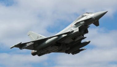 El británico que alertó de una falsa bomba en un avión con destino Menorca reconoce los hechos: "Era una broma"