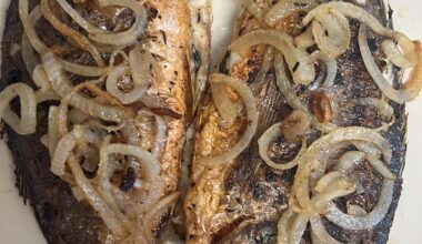 Daurade poêlée à servir avec du riz et des lentilles ✌🏾
