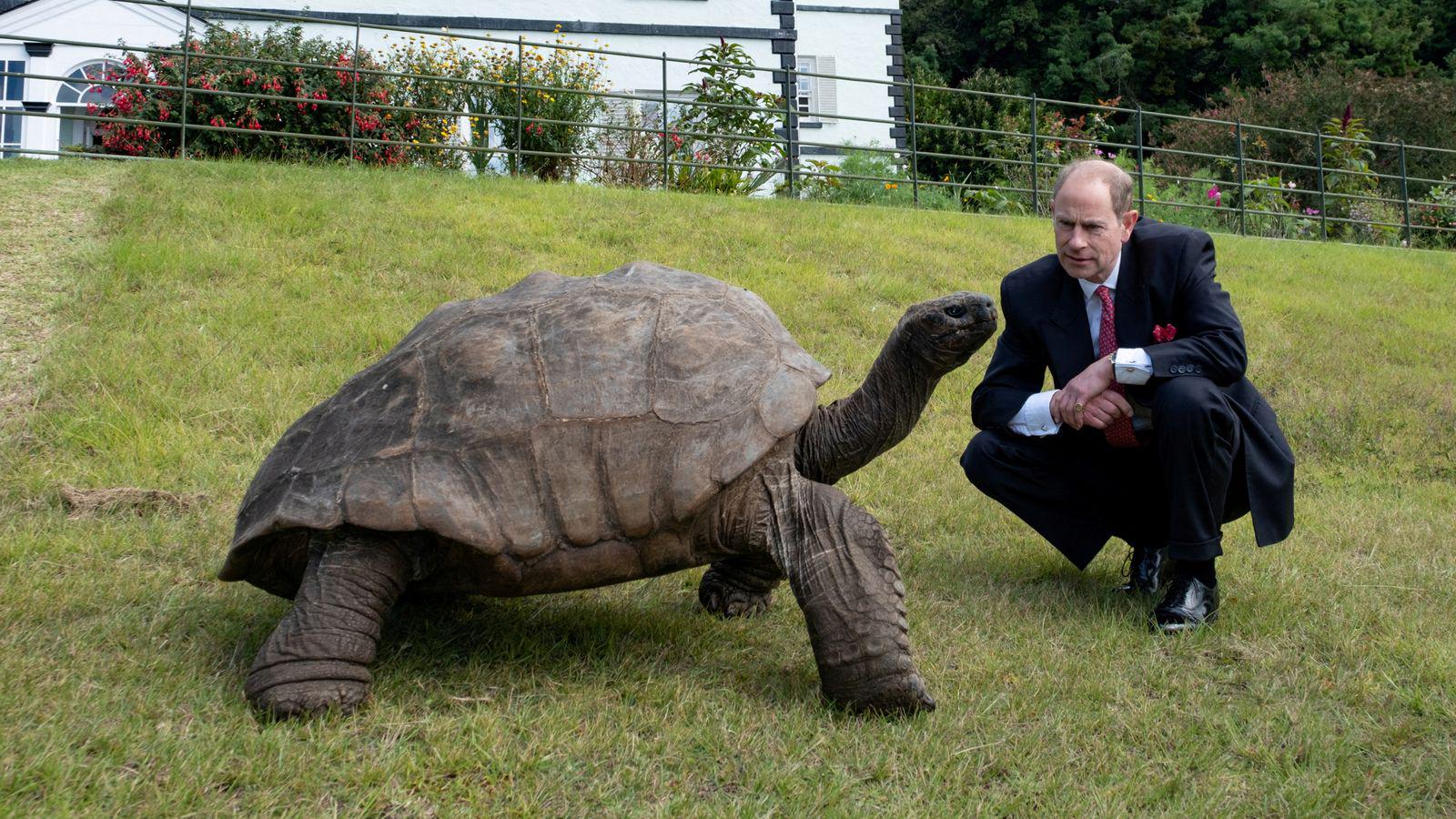 Prince Edward meets worlds oldest living animal - who was alive during Queen Victoria's reign