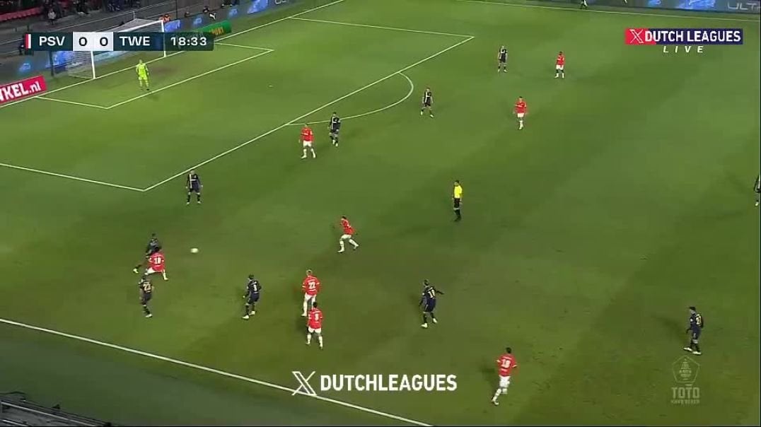 PSV [1]-0 Twente -Yorbe Vertessen 19’