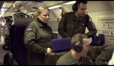 A bord d'un avion AWACS, les oreilles de l'OTAN dans le ciel européen