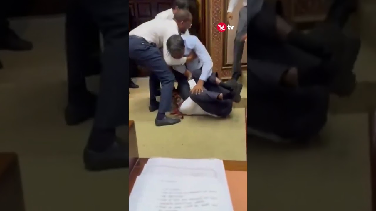 Brawl breaks out in Maldives parliament #shorts