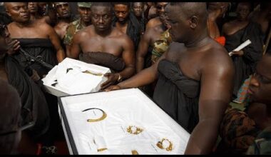 Un musée américain restitue au Ghana des objets royaux pillés pendant la colonisation