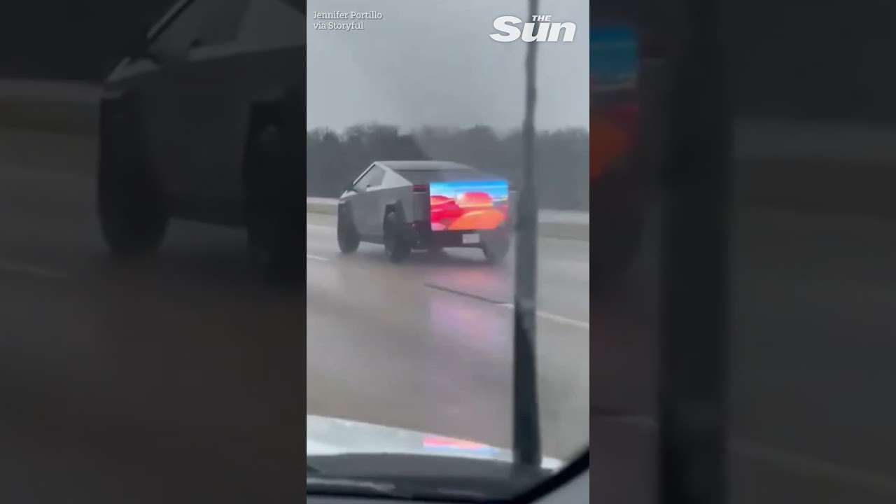 Tesla Cybertruck with massive LED screen cruises down Texas highway #shorts