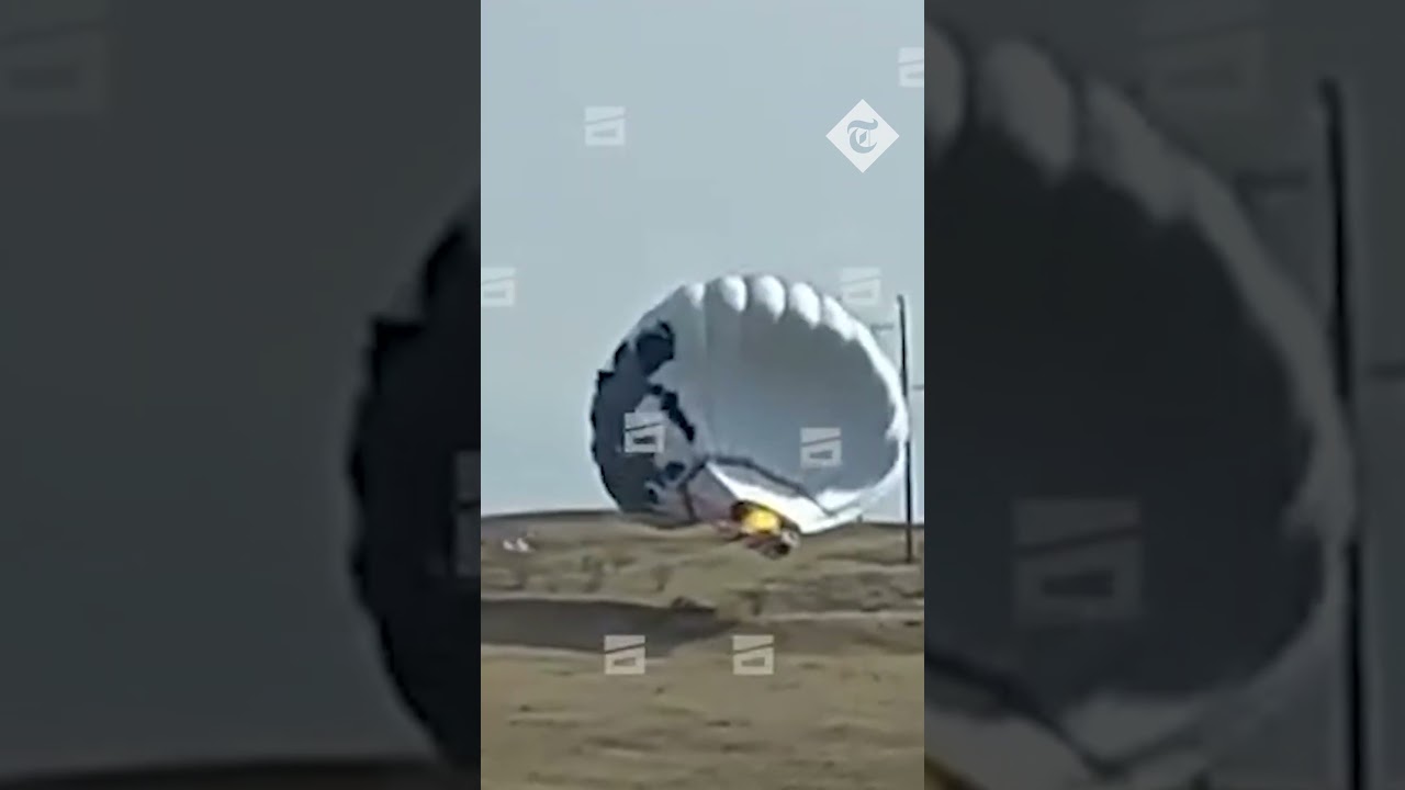 Moment hot air balloon crashes into power lines leaving three dead in Georgia