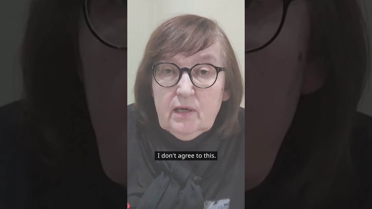 Navalny's mother accuses Russian investigators of pressuring her to hold a "secret" funeral
