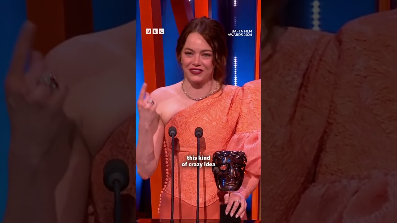 Emma Stone thanks her Mum in sweet BAFTA speech 💓 - BBC