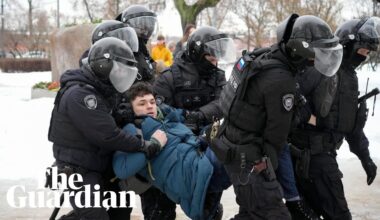 Alexei Navalny: police in Russia crack down on protests as activists are detained