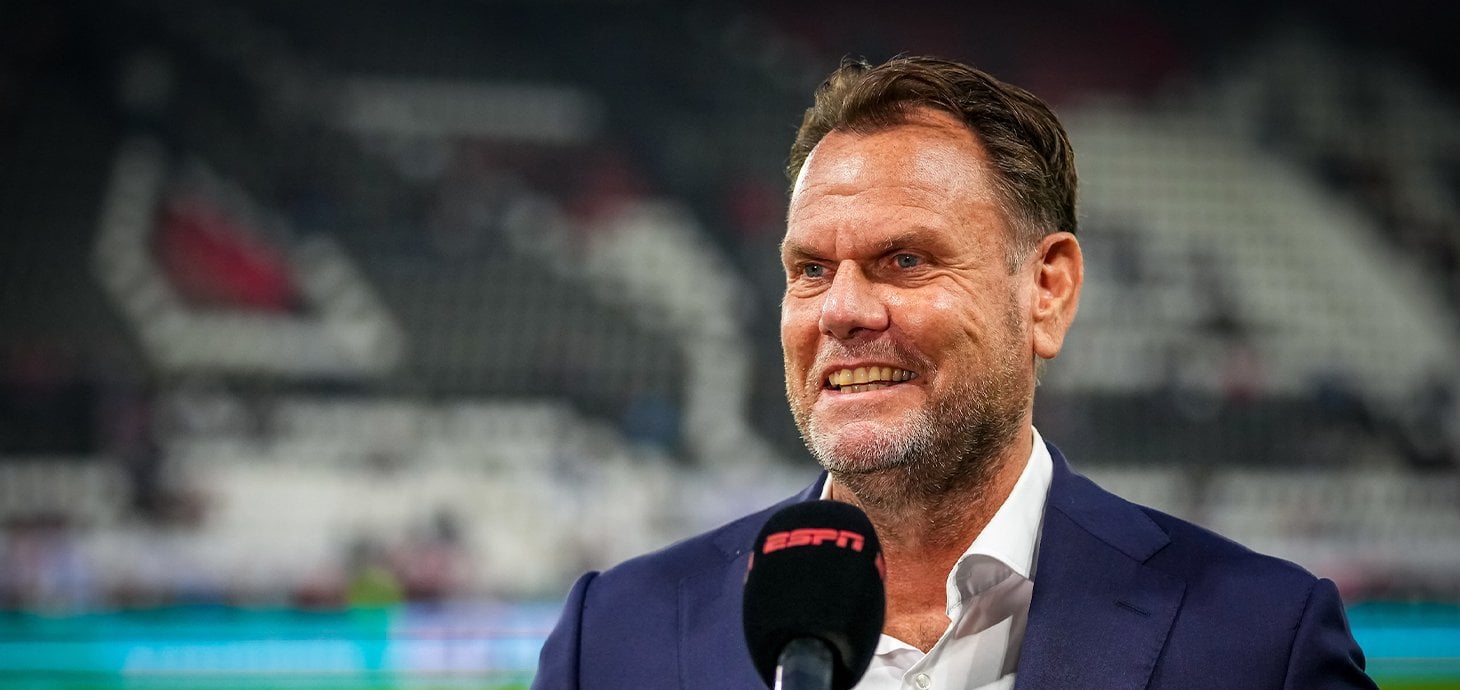Official: AZ general director Robert Eenhoorn to leave the club at the end of the season.