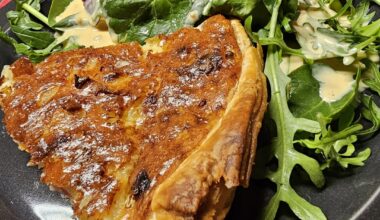 Variation of a typical Northern Swiss onion and cheese cake, including ready-made fondue cheese and lots of freshly grated nutmeg (see gallery), served with fresh Mediterranean loose leaf lettuce