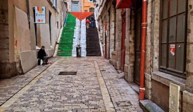 6 interpellations et 3 perquisitions pour des escaliers repeints aux couleurs du drapeau Palestinien