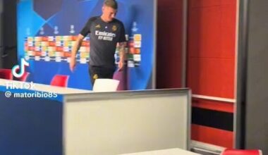 Ancelotti to Kroos after the Leipzig pre-match press conference: “Did you say anything?” Kroos: “I made a right mess of things. That I’m extending my contract until 2028.” 😂