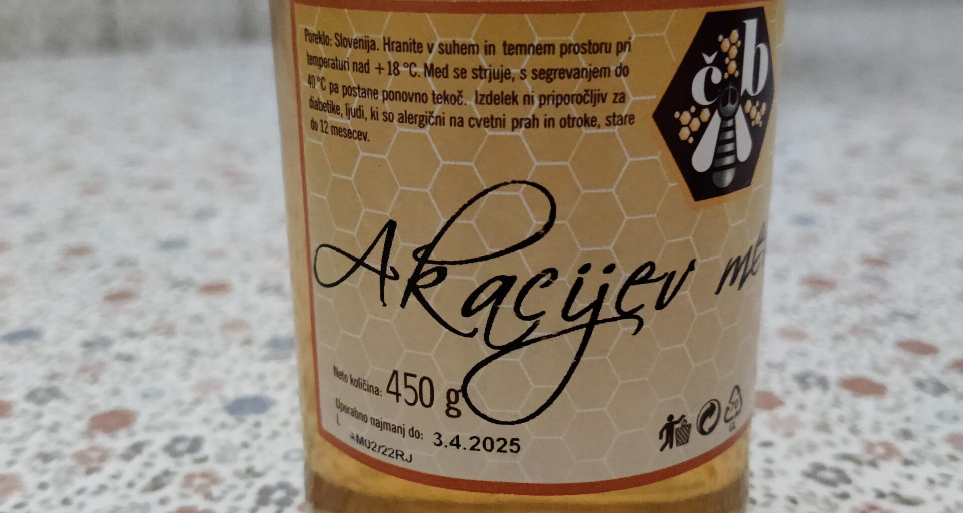 [Update] Thanks everyone for the feedback on my last post about slovenian honey, since today is my last day in Slovenia i went out and bought proper slovenian honey!