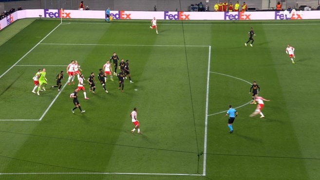 Kroos about Leipzig’s disallowed goal: “I think so too [that the goal should’ve stood]. In the end, [the ref] whistles for offside because [the Leipzig player] hinders [Lunin], but the keeper isn’t getting to the ball anyway, so the goal should’ve been given. One can’t argue otherwise.”