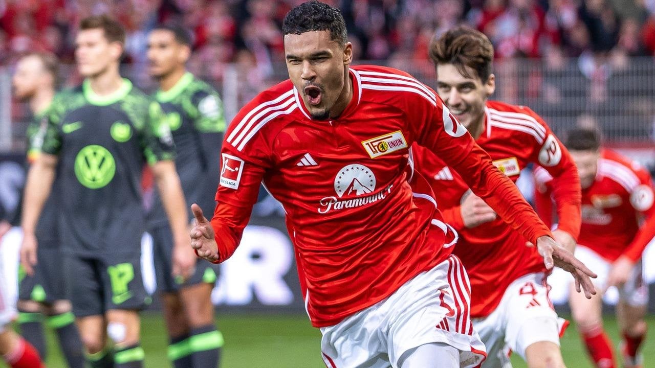 Lange Unterbrechungen: Fan-Proteste prägen Heimsieg von Union gegen Wolfsburg