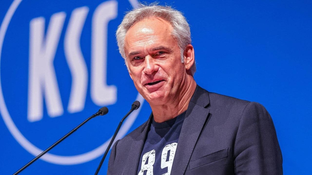 Turbulenzen beim KSC: Vizepräsident Martin Müller droht Abwahl - Laut Mitgliederrat sei das Vertrauensverhältnis "derart zerrüttet, dass eine konstruktive und vertrauensvolle Zusammenarbeit innerhalb der Gremien und im Interesse des KSC ganz offensichtlich nicht mehr möglich ist"