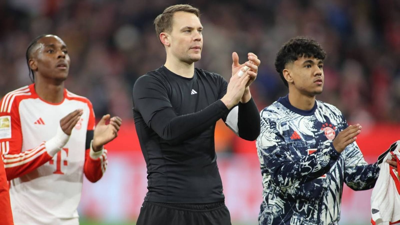 Neuer äußert sich selbstkritisch zum bevorstehenden Tuchel-Aus: "Das wirft ein schlechtes Bild auf uns alle, auf die Mannschaft, auf die Spieler, weil wir es nicht geschafft haben, das mit so einem Top-Trainer weiterzuführen. Das ist auch unsere Verantwortung, wenn ein guter Trainer entlassen wird."