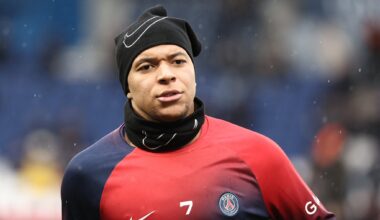 🚨🇫🇷 Sources close to PSG firmly deny that the Emir of Qatar will make new proposal to convince Kylian Mbappé.

Today’s meeting won’t be about future as Mbappé has already been clear with PSG; he’s informed them about leaving the club, already in advanced talks with Real Madrid.