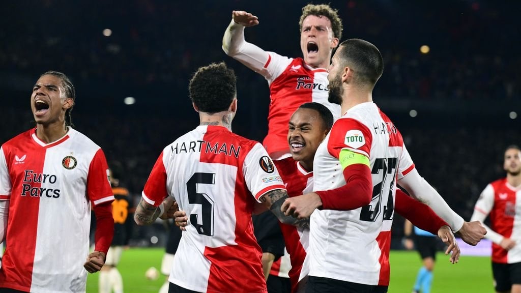 Feyenoord keeps Europa League knockout stage in sight after 1-1 draw against Roma