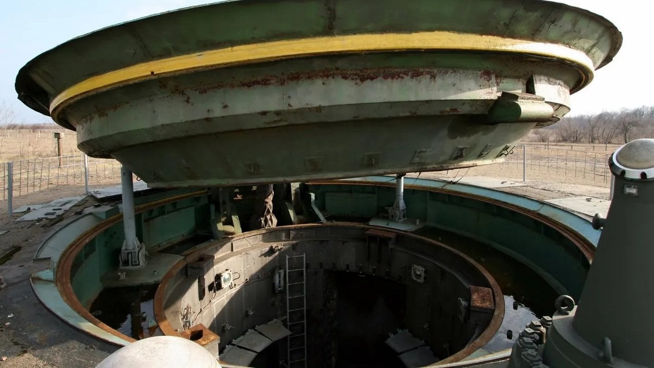 Sovereignty was to be respected. What would happen if Ukraine had not handed over its nuclear weapons to Russia?