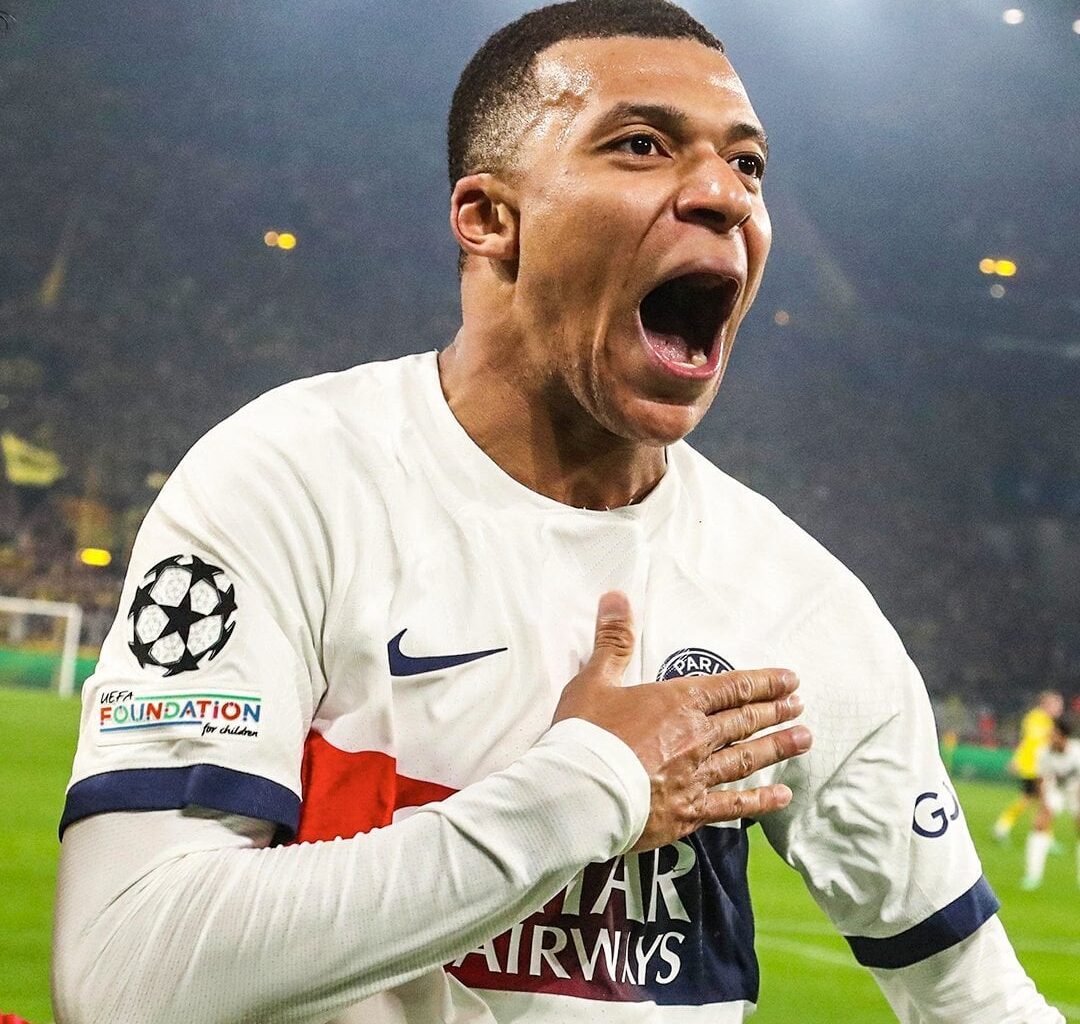[Romano] Real Madrid keep advancing on Kylian Mbappé deal with confidence — but nothing has been signed yet. Formal decision on player side expected soon. Nasser Al Khelaifi & PSG have not received any formal communication yet. It’s a crucial step, part of the pact with Kylian.