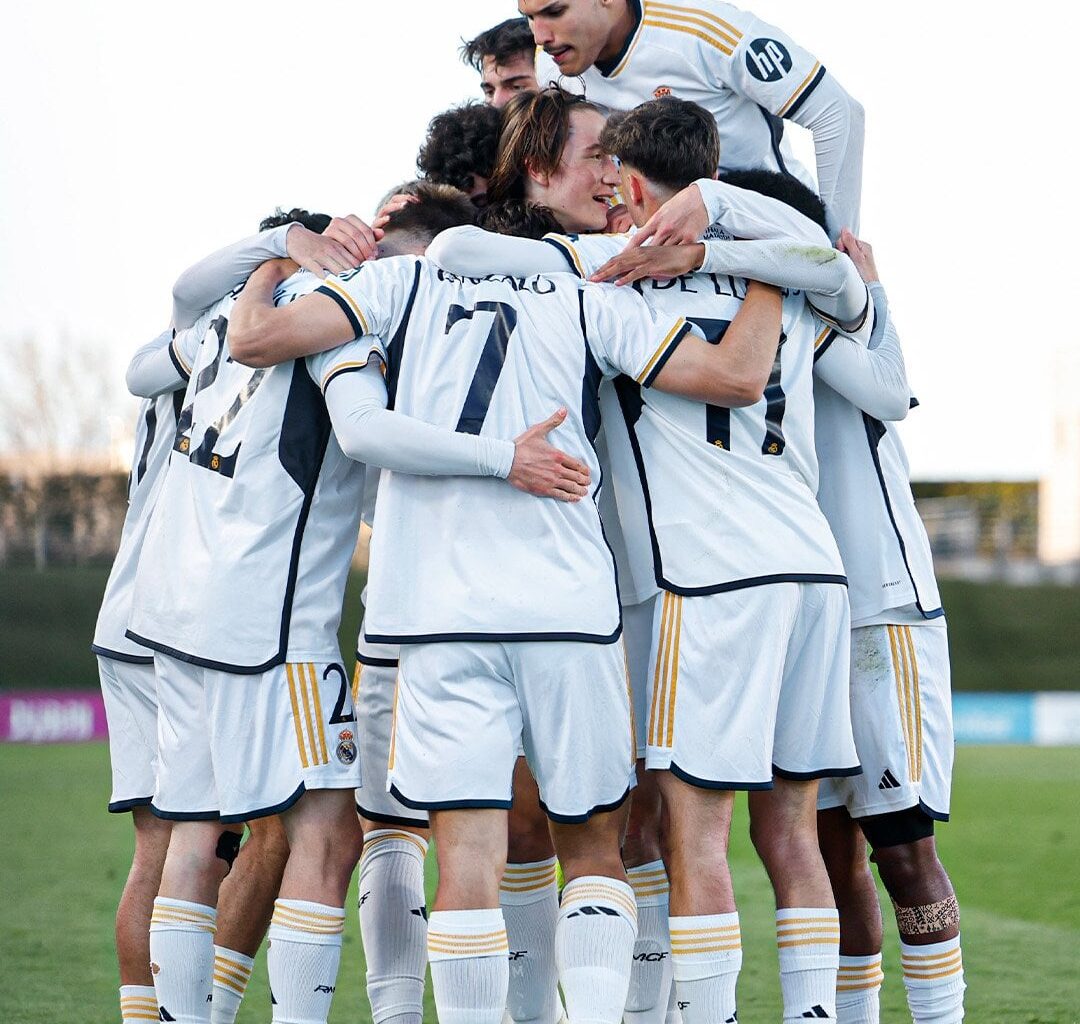 [@lafabricacrm] After beating Leipzig 2-0, Real Madrid Juvenil A have qualified for the UEFA Youth League Quarter Finals, where they will face AC Milan