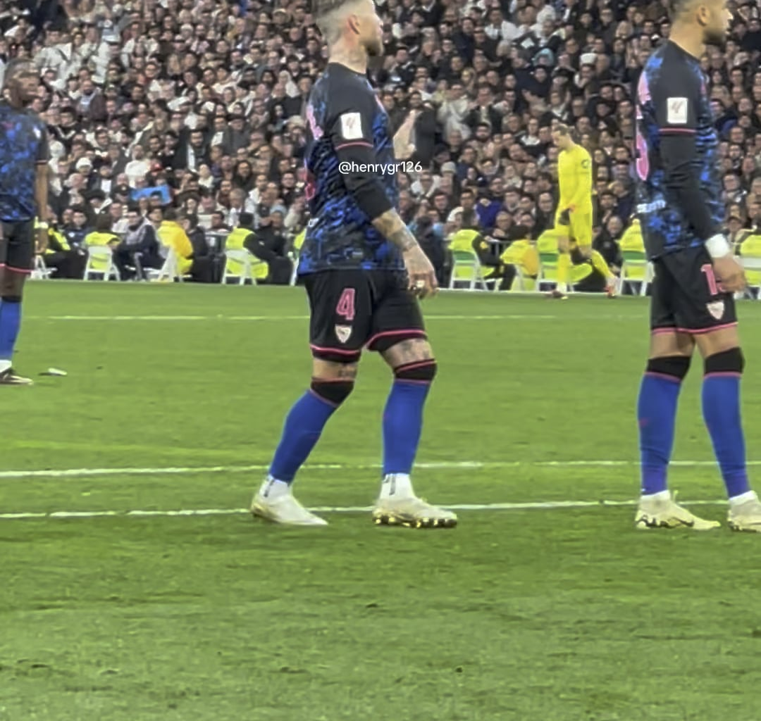 Ramos and Vini during the game❤️
