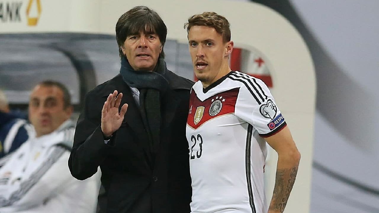 Löw packt über den Kruse-Rauswurf aus: "Die Wahrheit ist: Er war einfach nicht gut genug. Max hätte gute Qualität als Spieler gehabt, aber Max wäre manchmal besser in der Uwe-Seeler-Traditionself aufgehoben gewesen. Die Gründe waren leistungsmäßig. Nicht das, was da im Hotel passiert ist."