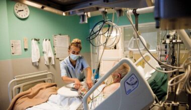 Suspension des soignants non vaccinés pendant le Covid : un article du «Monde Diplo» réveille les débats sur la gestion de la pandémie