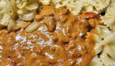 Sliced pork in a creamy sauce, with farfalle pasta and fennel steamed in lemon juice and olive oil