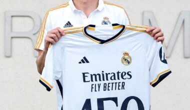 Ancelotti on Toni Kroos contract due to expire in June: “He's very responsible and he has a very clear idea for his future”. “He wants to stop when he will no longer have the level”. “I think he will continue, but he doesn’t need my advice”.