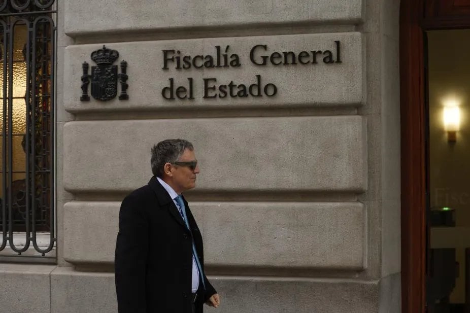 La Junta de Fiscales del Supremo avala por una amplísima mayoría abrir causa a Puigdemont por terrorismo