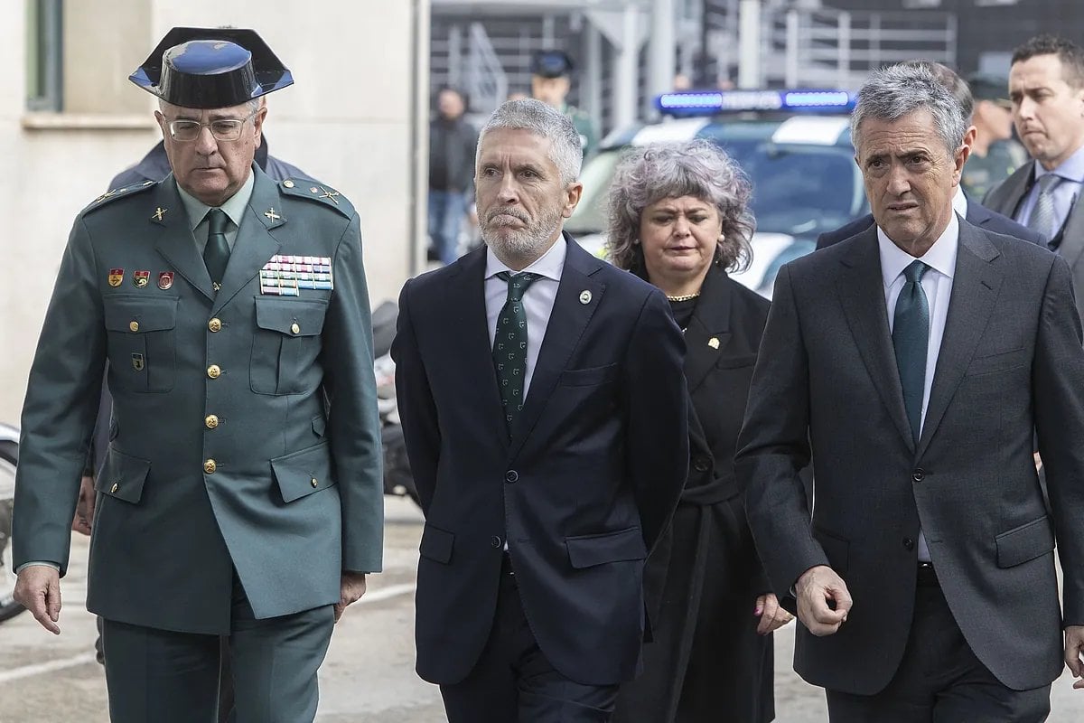 El plante ante Marlaska de la viuda de uno de los muertos en Barbate deja en mínimos el crédito del ministro