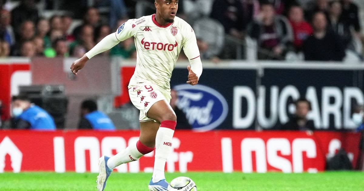FC Twente wins battle for Boadu: striker on his way to Enschede